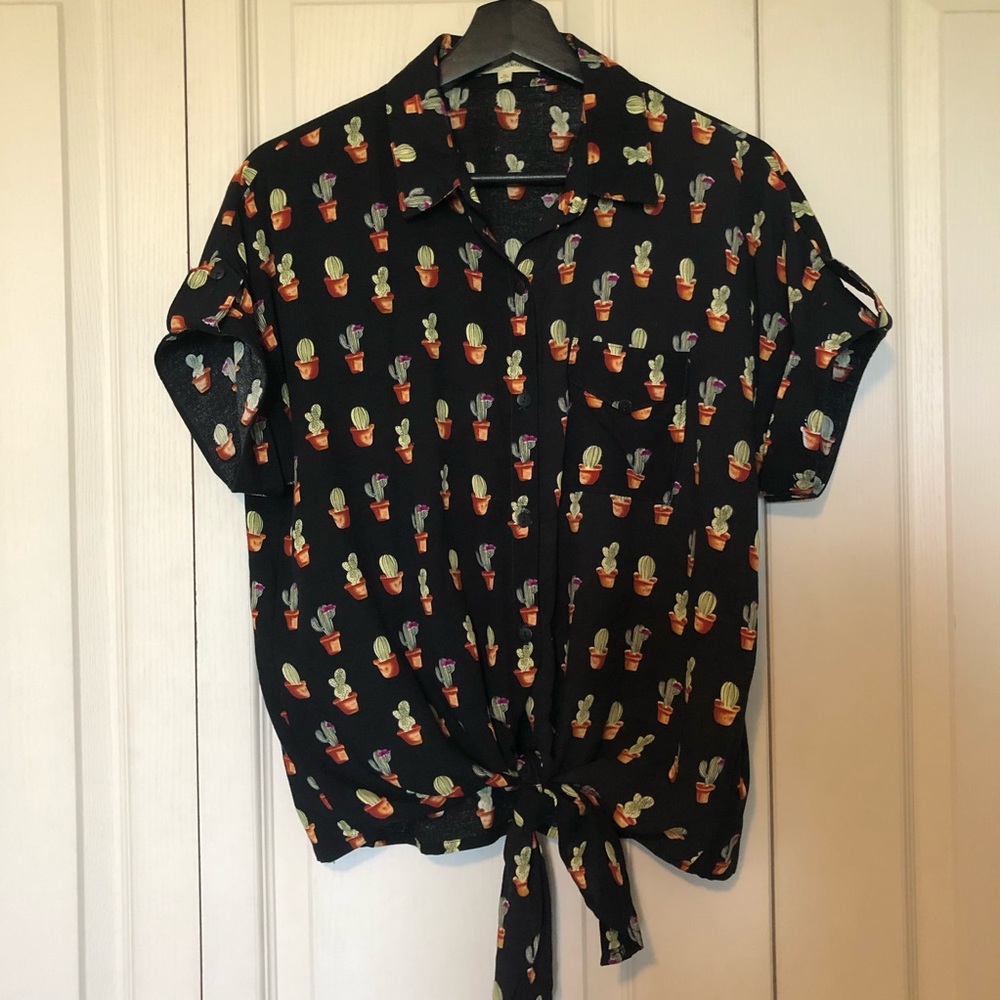 Black cactus button Up - size M
